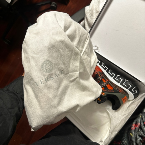 Versace sneakers - Picture 6 of 10